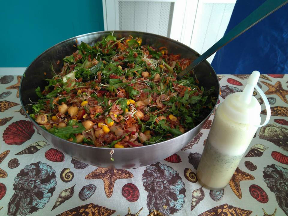 Ensalada de verano de arroz rojo y sojanesa de menta!!